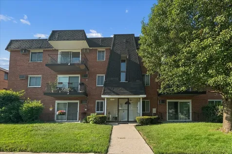 12850 Crestbrook Court Crestwood IL 60418