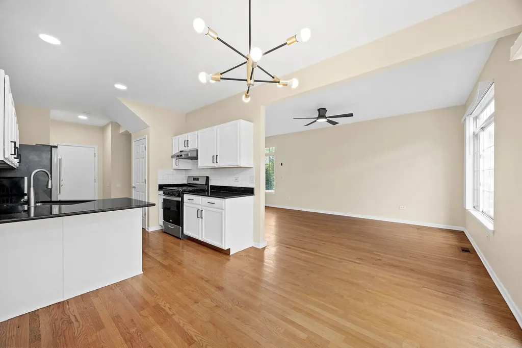 1644 Windward Avenue Naperville IL 60563