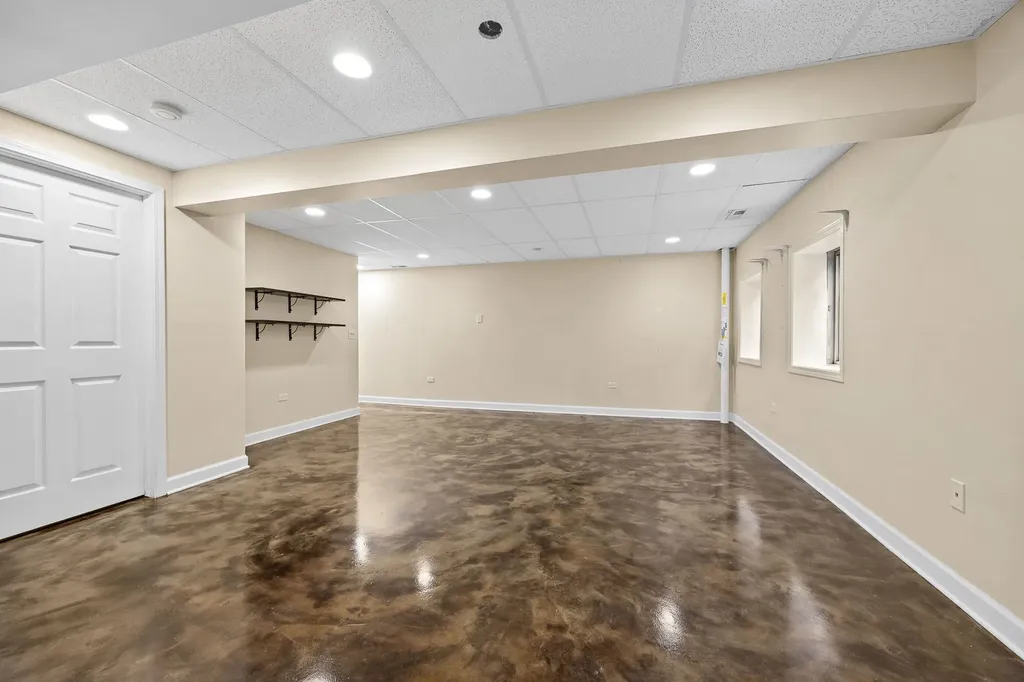 1644 Windward Avenue Naperville IL 60563