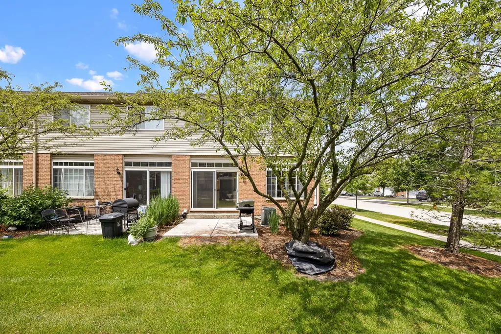 1644 Windward Avenue Naperville IL 60563