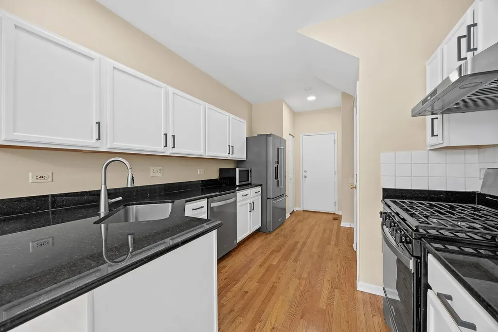 1644 Windward Avenue Naperville IL 60563