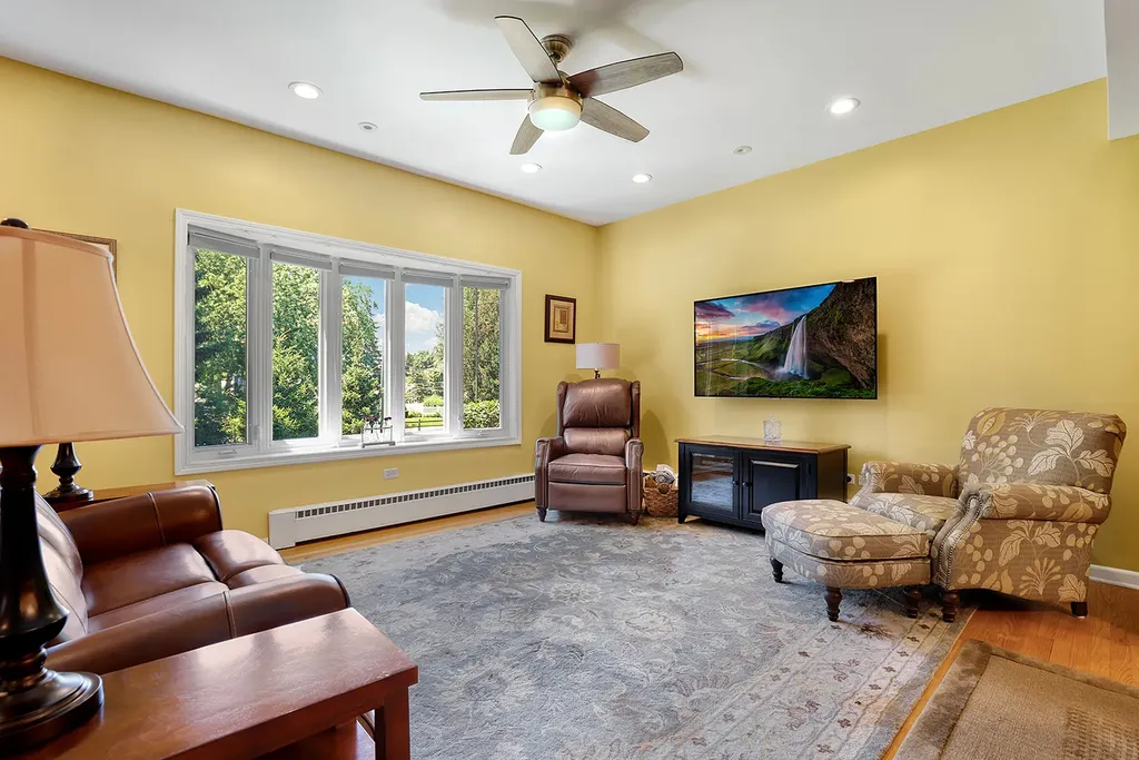 3S631 West Avenue Warrenville IL 60555
