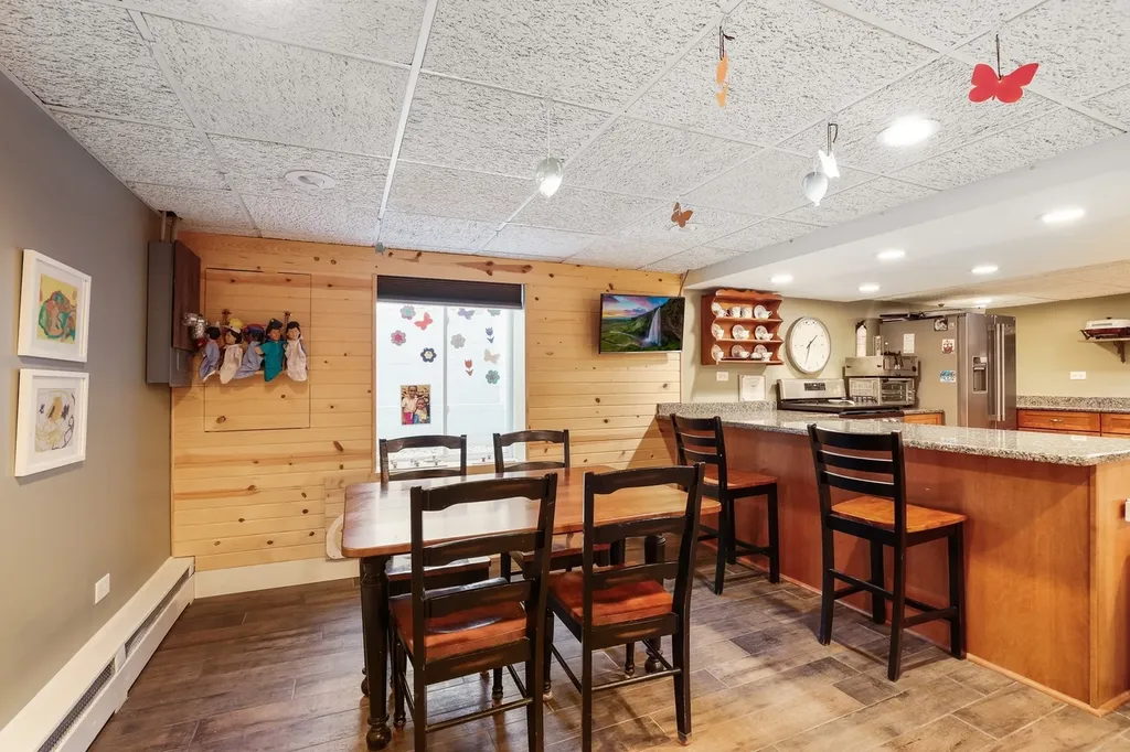 3S631 West Avenue Warrenville IL 60555