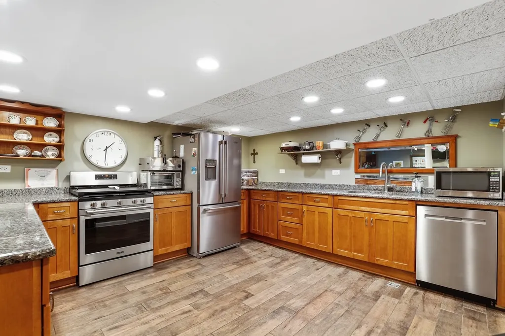 3S631 West Avenue Warrenville IL 60555