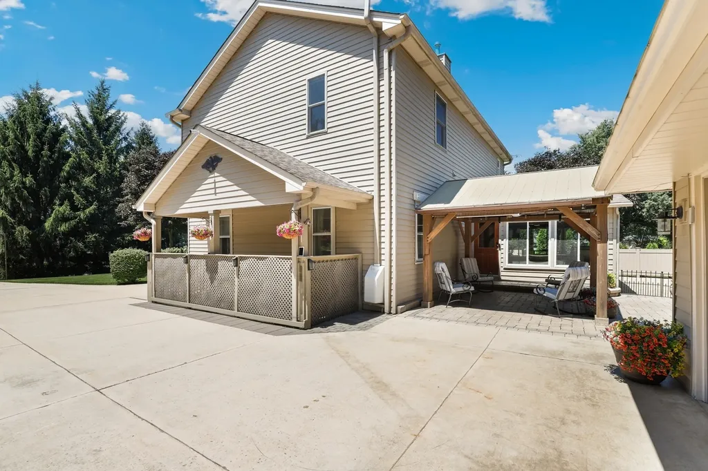 3S631 West Avenue Warrenville IL 60555