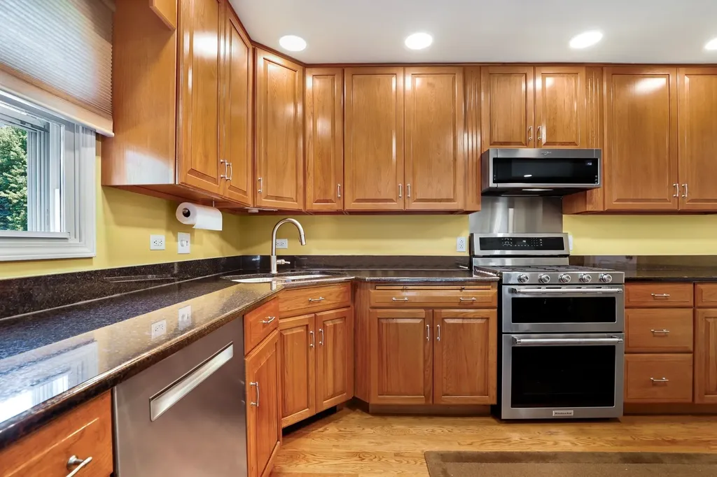 3S631 West Avenue Warrenville IL 60555