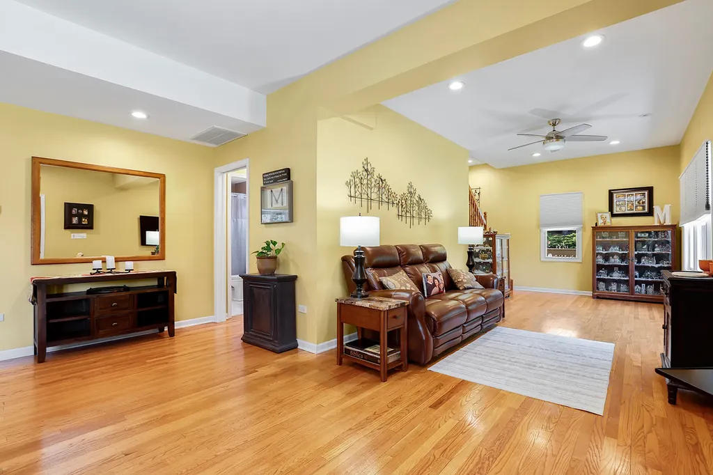 3S631 West Avenue Warrenville IL 60555