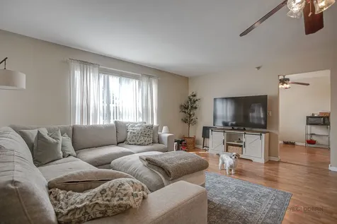 1401 Orleans Drive Mundelein IL 60060