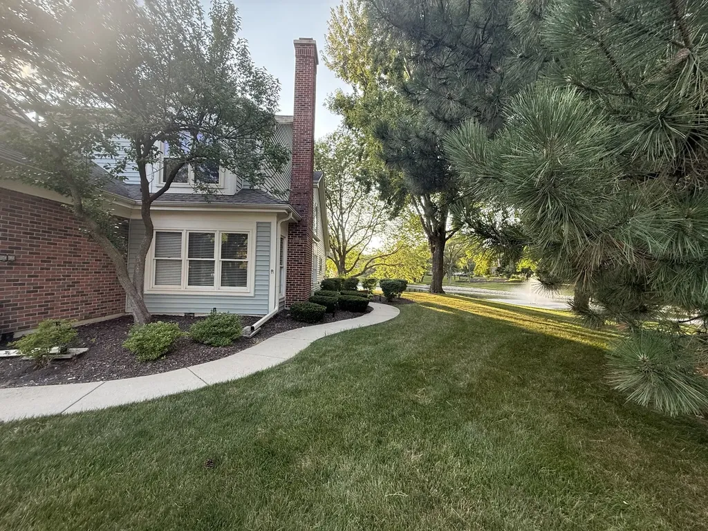 227 Spring Creek Circle Schaumburg IL 60173