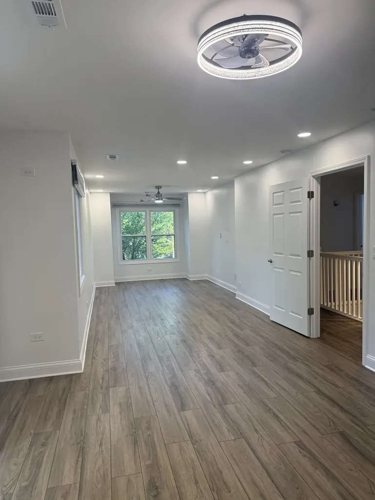 227 Spring Creek Circle Schaumburg IL 60173