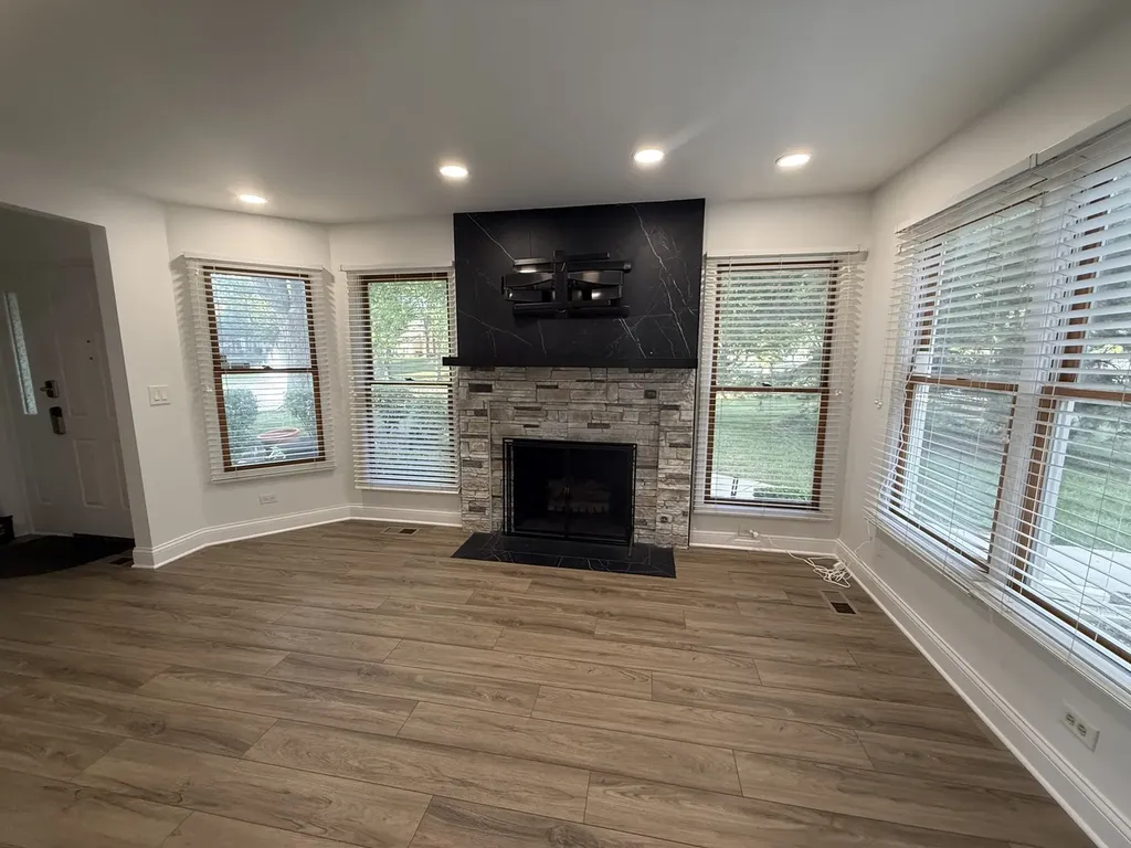 227 Spring Creek Circle Schaumburg IL 60173