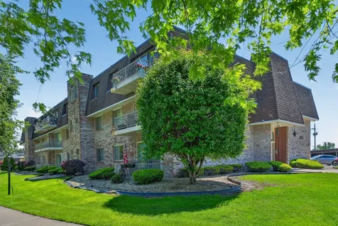 3235 South Manor Drive Lansing IL 60438