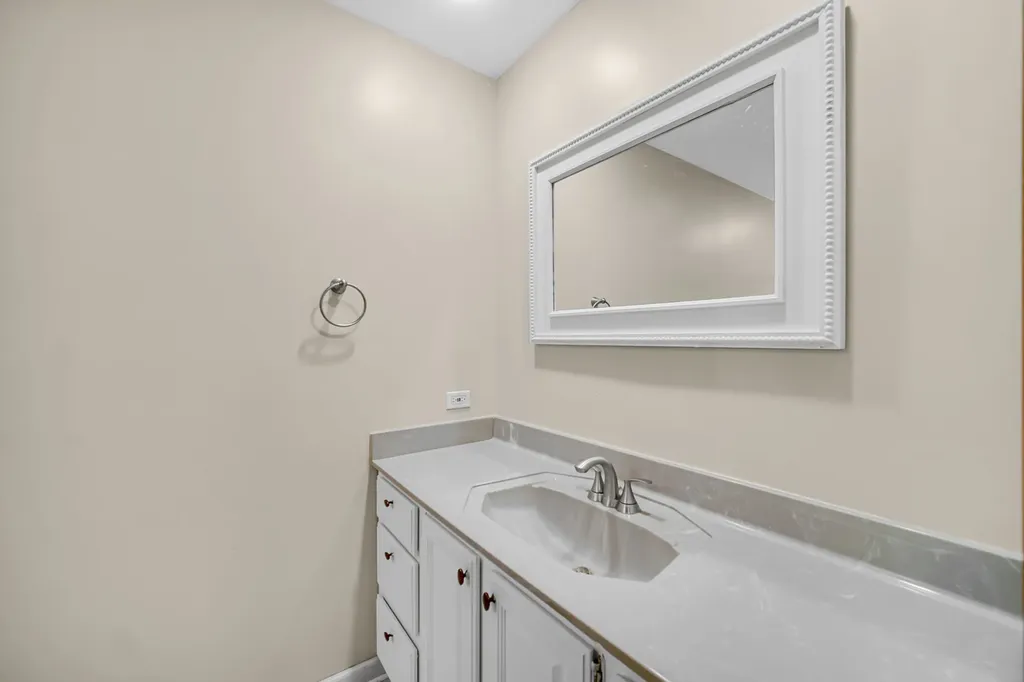 1264 Reading Court Wheaton IL 60189