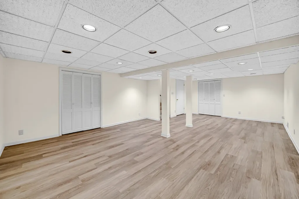 1264 Reading Court Wheaton IL 60189