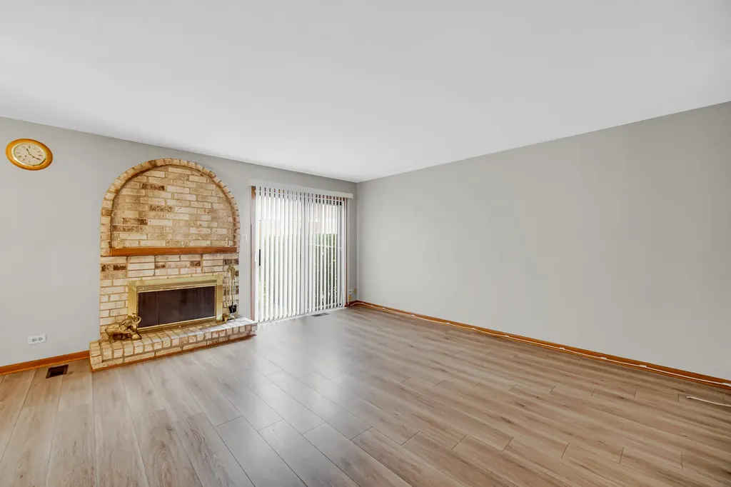 1264 Reading Court Wheaton IL 60189