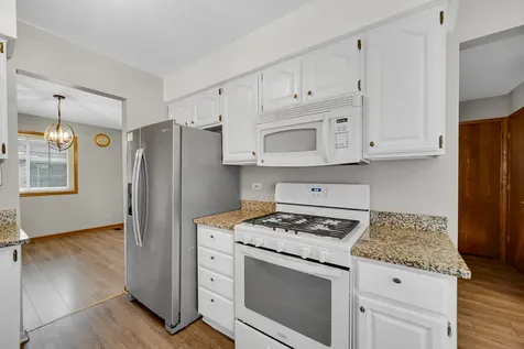 1264 Reading Court Wheaton IL 60189