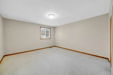 1264 Reading Court Wheaton IL 60189