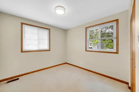 1264 Reading Court Wheaton IL 60189