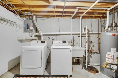 1264 Reading Court Wheaton IL 60189