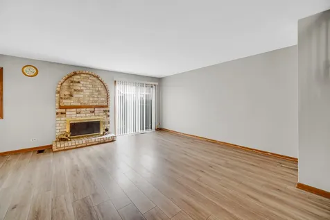 1264 Reading Court Wheaton IL 60189