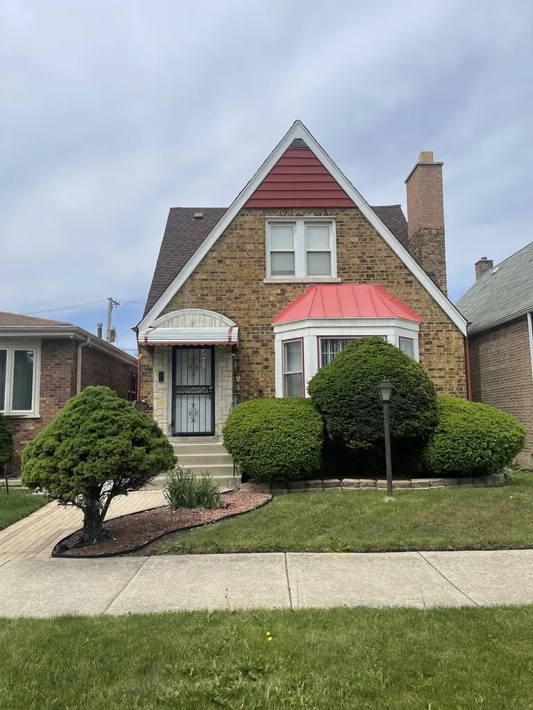10216 South Calumet Avenue Chicago IL 60628