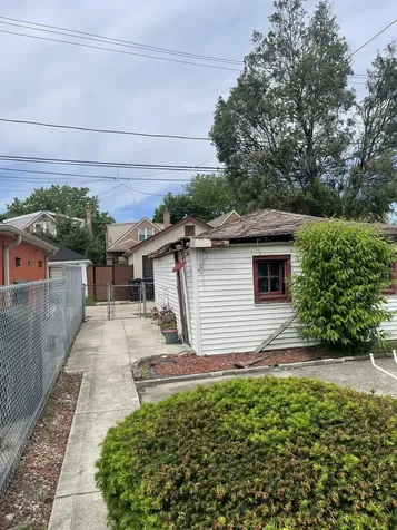 10216 South Calumet Avenue Chicago IL 60628