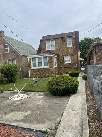 10216 South Calumet Avenue Chicago IL 60628