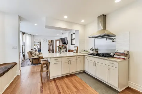 4553 South Ellis Avenue Chicago IL 60653