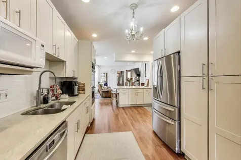 4553 South Ellis Avenue Chicago IL 60653