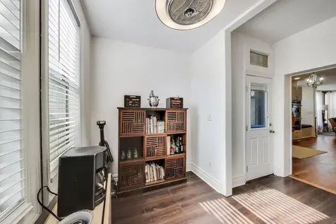 4553 South Ellis Avenue Chicago IL 60653