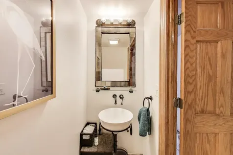 4553 South Ellis Avenue Chicago IL 60653