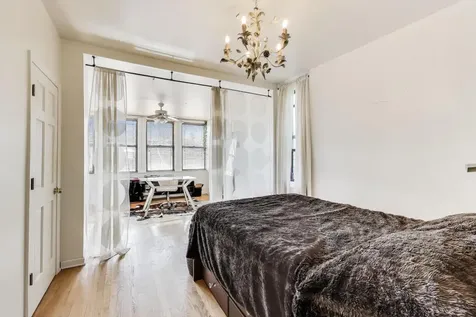4553 South Ellis Avenue Chicago IL 60653