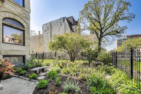 4553 South Ellis Avenue Chicago IL 60653
