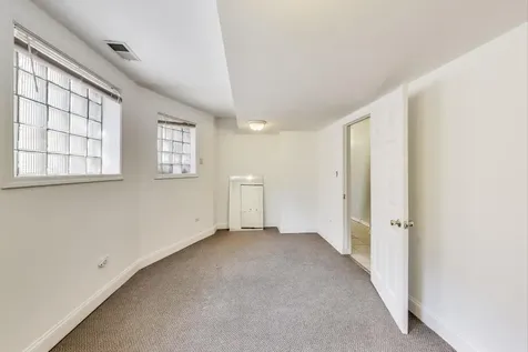 4553 South Ellis Avenue Chicago IL 60653
