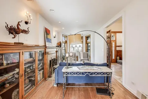 4553 South Ellis Avenue Chicago IL 60653
