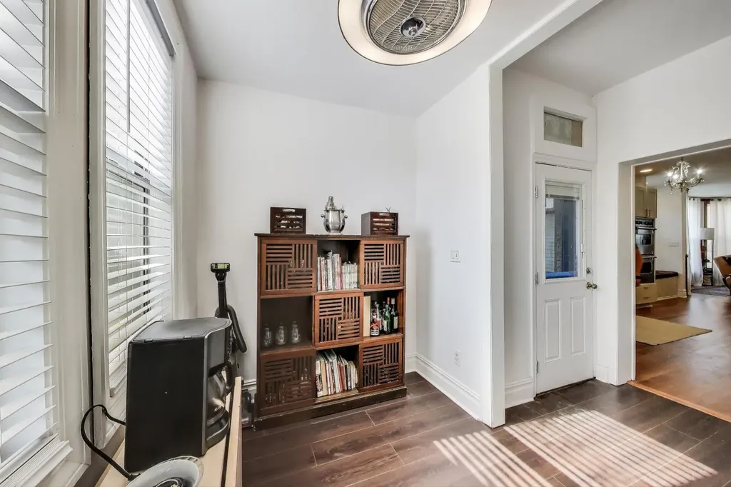 4553 South Ellis Avenue Chicago IL 60653