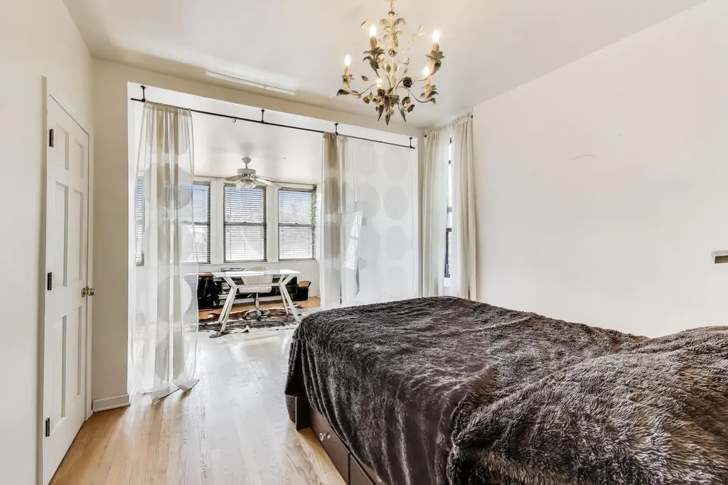 4553 South Ellis Avenue Chicago IL 60653