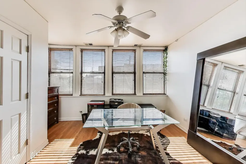 4553 South Ellis Avenue Chicago IL 60653