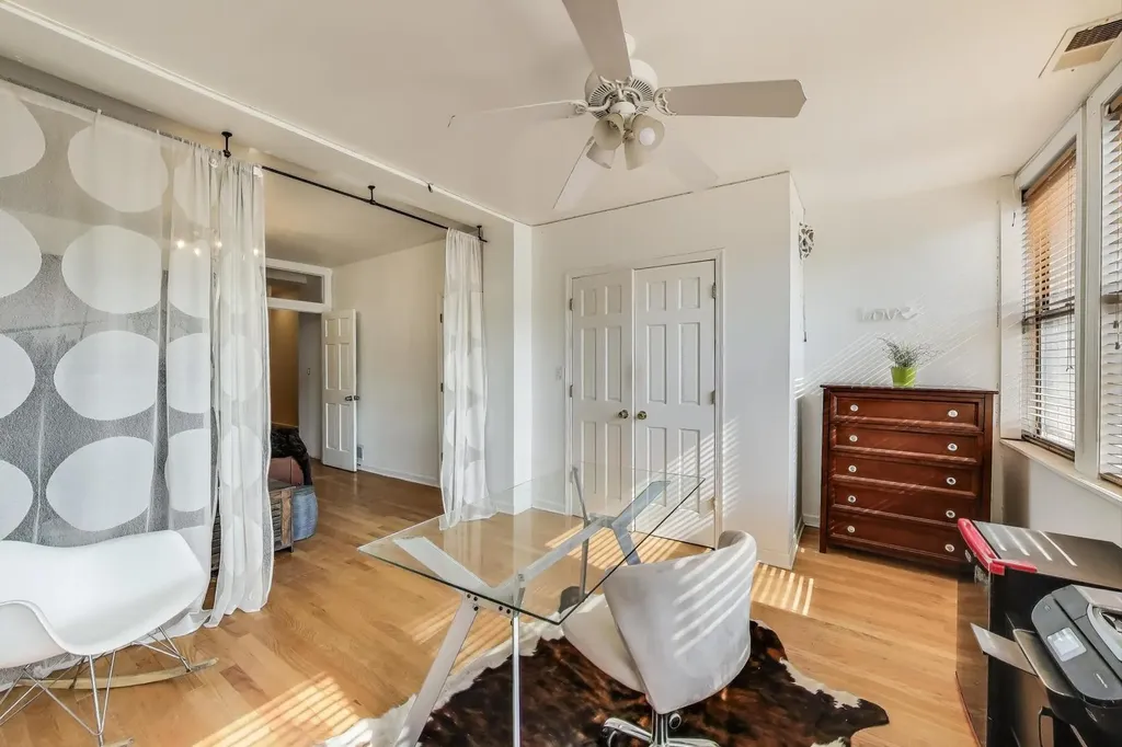 4553 South Ellis Avenue Chicago IL 60653