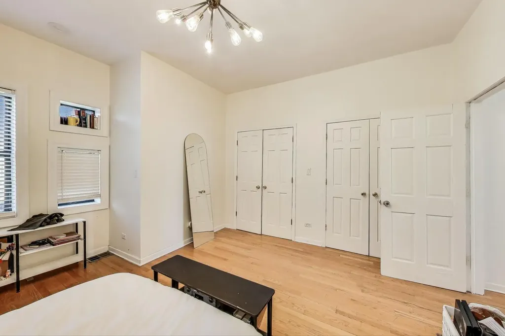 4553 South Ellis Avenue Chicago IL 60653