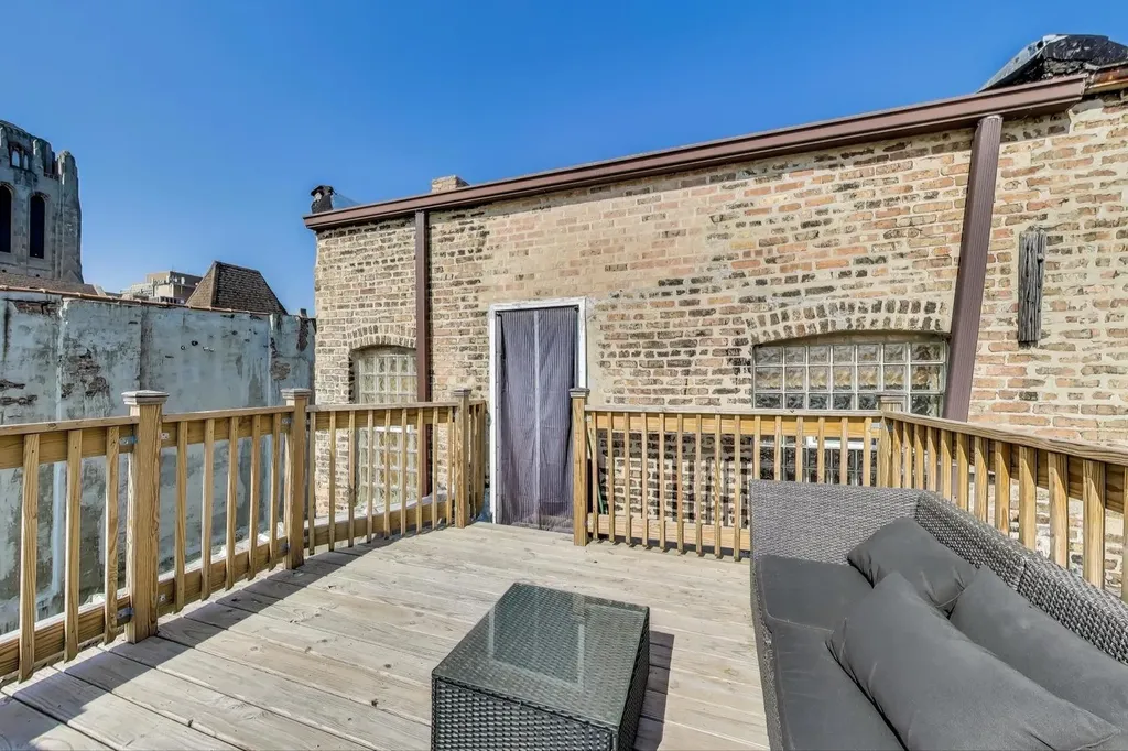 4553 South Ellis Avenue Chicago IL 60653