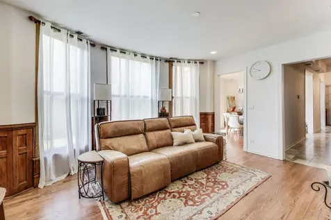 4553 South Ellis Avenue Chicago IL 60653