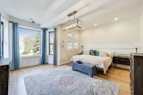 4553 South Ellis Avenue Chicago IL 60653
