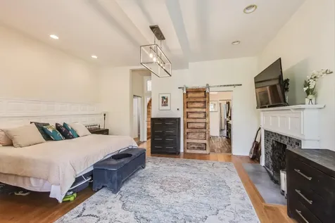 4553 South Ellis Avenue Chicago IL 60653