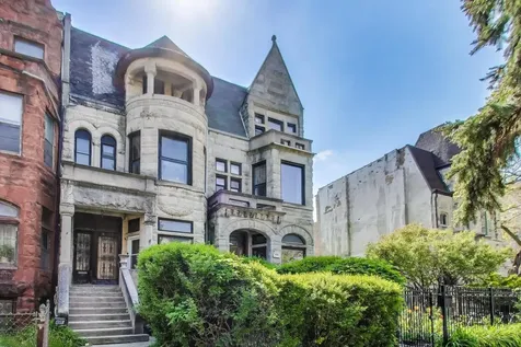 4553 South Ellis Avenue Chicago IL 60653