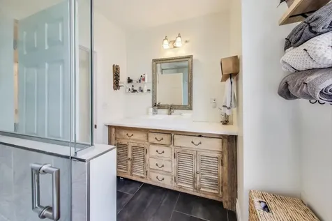 4553 South Ellis Avenue Chicago IL 60653