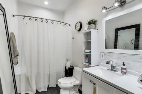 4553 South Ellis Avenue Chicago IL 60653