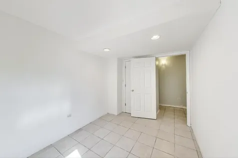 4553 South Ellis Avenue Chicago IL 60653