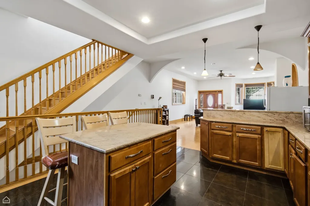 1435 West 16th Street Chicago IL 60608