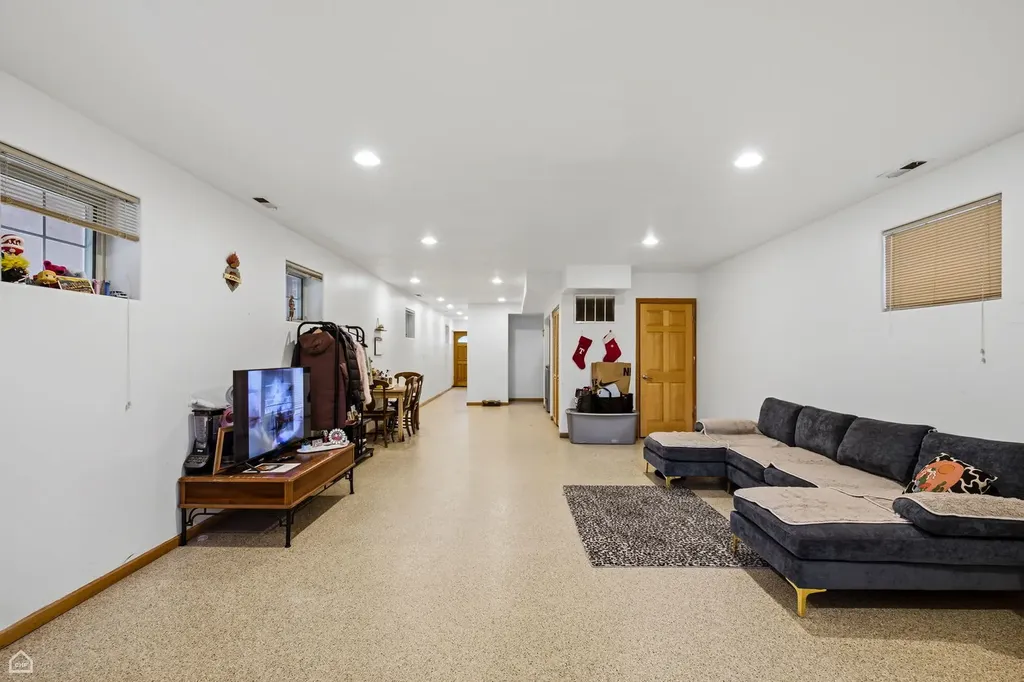 1435 West 16th Street Chicago IL 60608